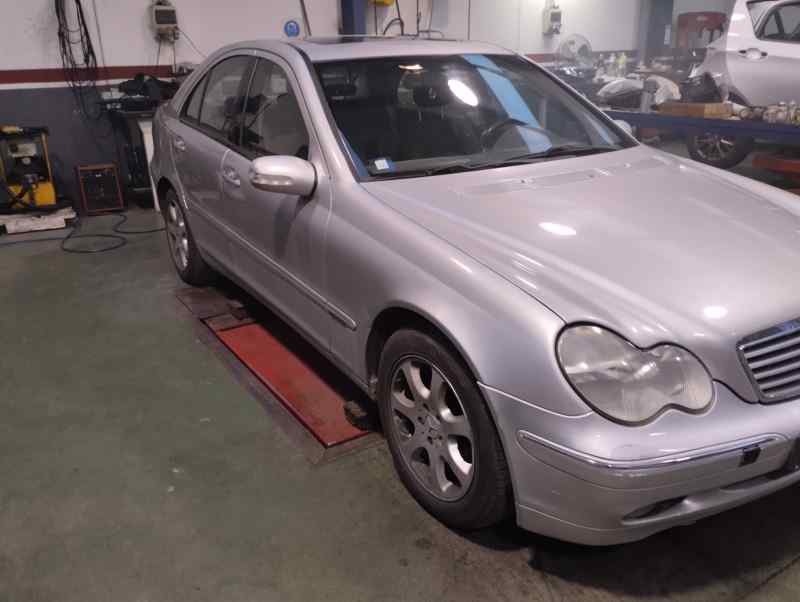 FARO DERECHO MERCEDES BENZ CLASE C 2.2 MT 143CV | 105KW