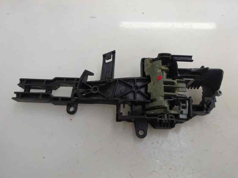 SOPORTE MANETA EXTERIOR PUERTA TRASERA DERECHA BMW SERIE 1 1.6 116I MT 115CV