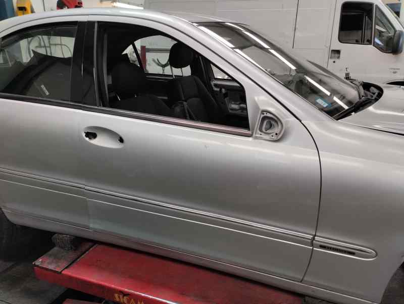 PUERTA DELANTERA DERECHA MERCEDES BENZ CLASE C 2.2 MT 143CV | 105KW