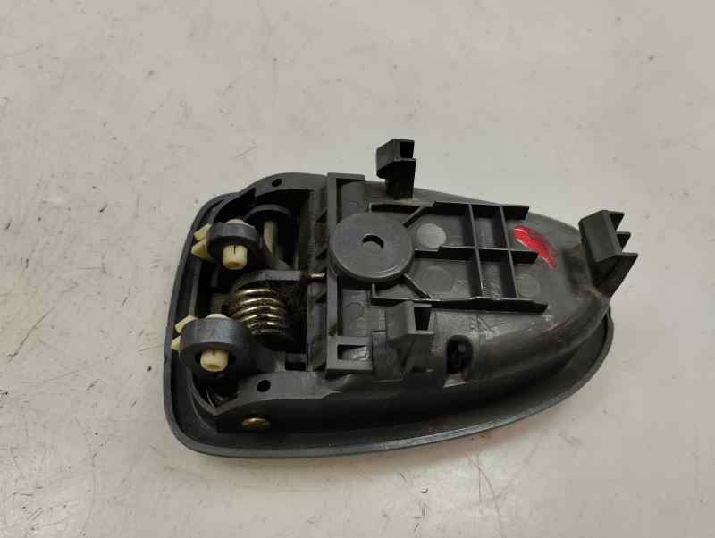 MANETA INTERIOR TRASERA DERECHA HYUNDAI ACCENT 1.3 MT 86CV | 63KW
