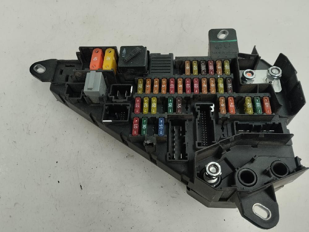 CAJA RELES FUSIBLES BMW SERIE 5 2.5 525I MT 192CV