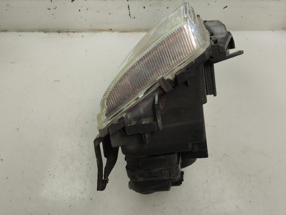 FARO DERECHO CITROEN SAXO 1.5 D MT 57CV