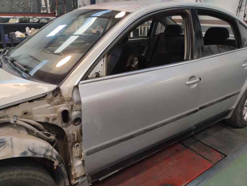PUERTA DELANTERA IZQUIERDA VOLKSWAGEN PASSAT 1.9 TDI 6MT 130CV
