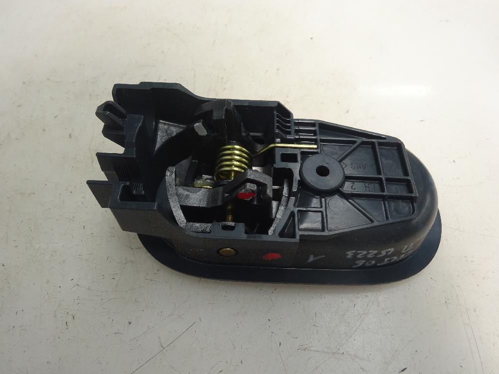 MANETA INTERIOR TRASERA IZQUIERDA MITSUBISHI COLT 1.3 MT 95CV