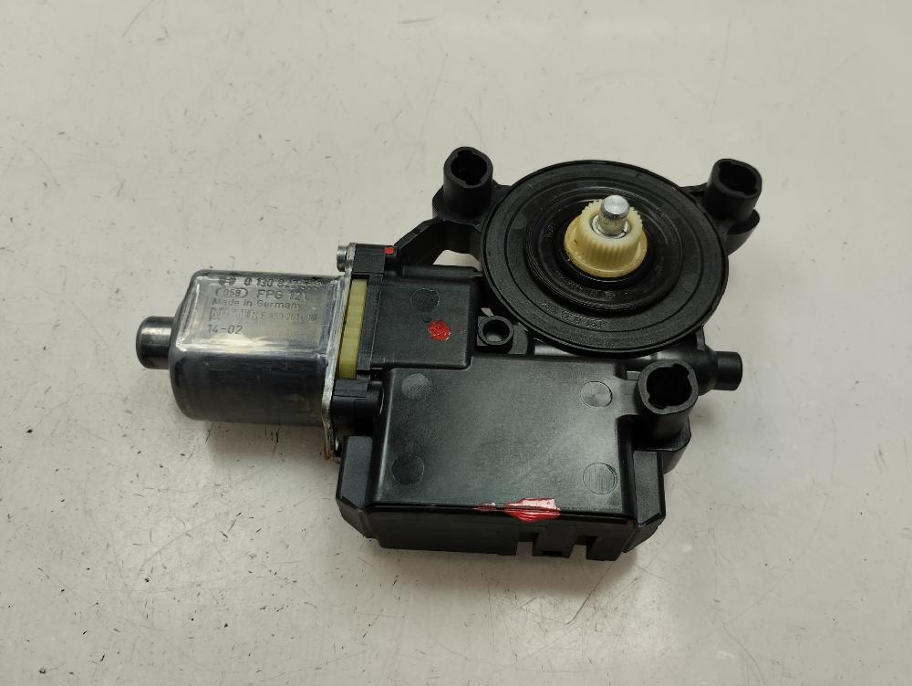 MOTOR ELEVALUNAS TRASERO DERECHO VOLKSWAGEN POLO 2014 1.2 TDI MT 75CV