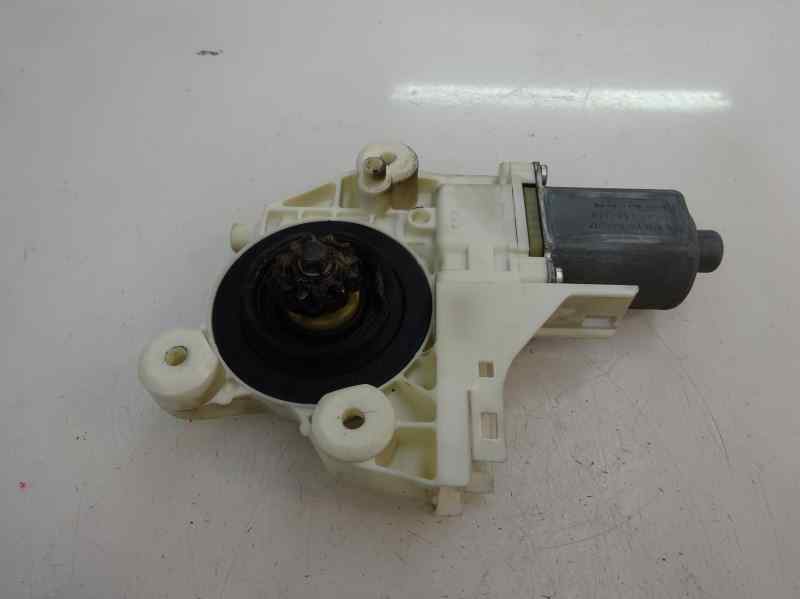 MOTOR ELEVALUNAS DELANTERO IZQUIERDO FORD FOCUS 1.8 TDCI MT 115CV | 85KW
