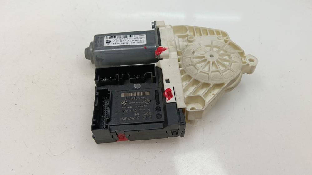 MOTOR ELEVALUNAS DELANTERO DERECHO SEAT LEON 1.9 TDI 105CV DIESEL