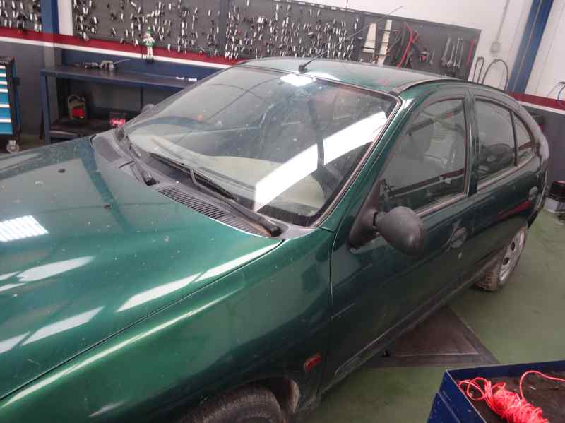 FARO DERECHO RENAULT MEGANE 1.6 MT 90CV | 66KW