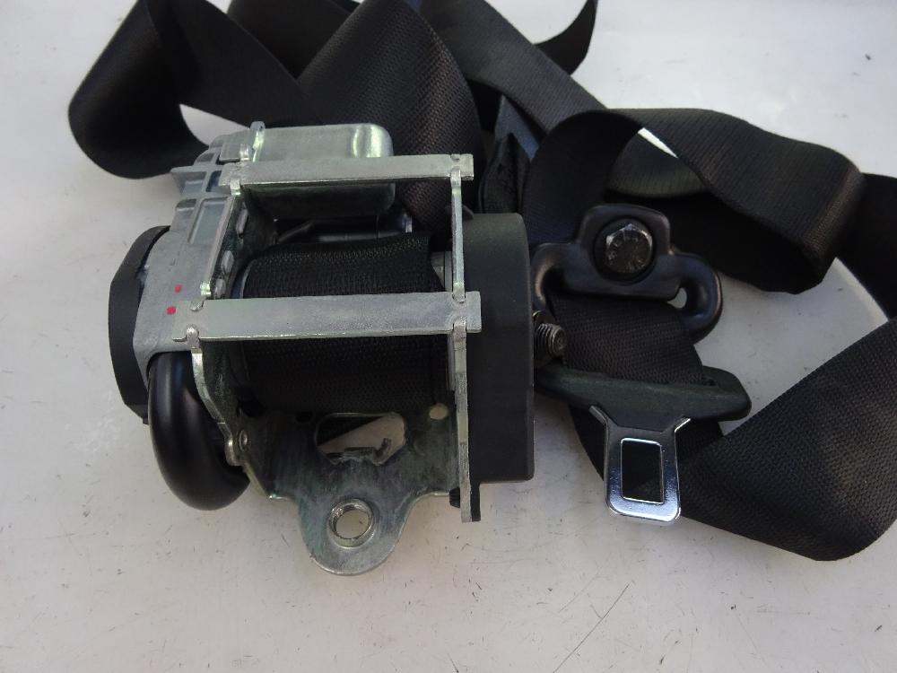 CINTURON SEGURIDAD DELANTERO IZQUIERDO MITSUBISHI COLT 1.3 MT 95CV