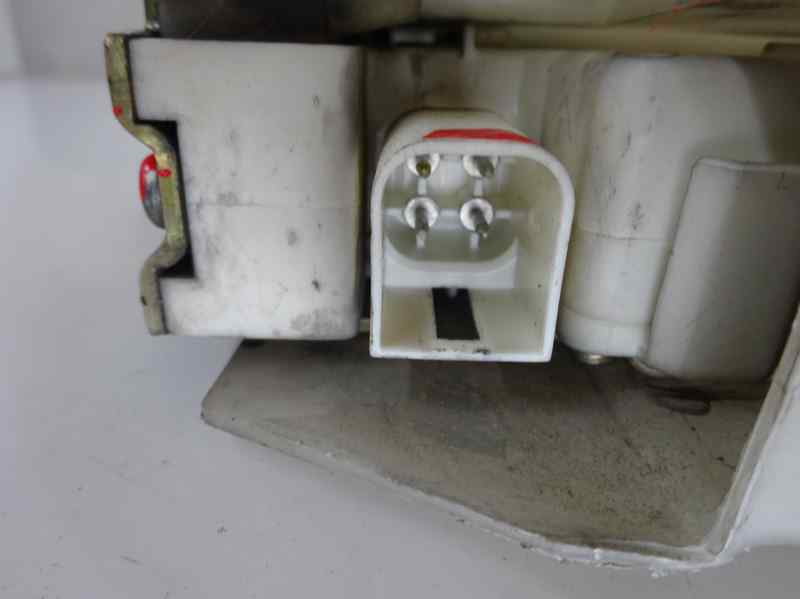 CERRADURA PUERTA DELANTERA DERECHA FORD FIESTA 1996 1.25 MT 74CV