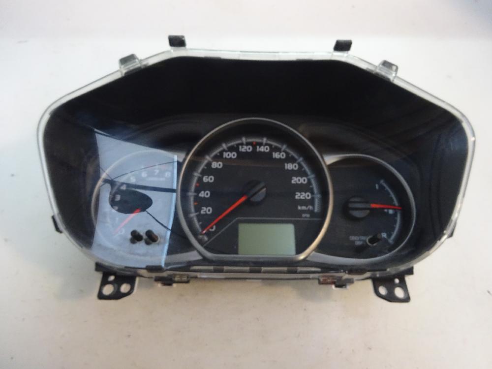 CUADRO INSTRUMENTOS TOYOTA YARIS 1.0 MT 69CV