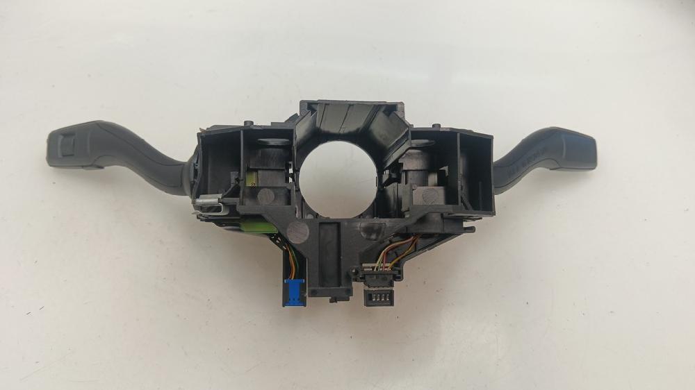 MANDO MULTIFUNCION AUDI A3 2.0 TDI S-TRONIC 140CV