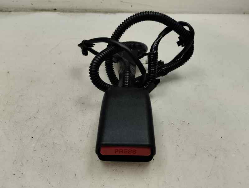 ANCLAJE CINTURON DELANTERO DERECHO TOYOTA YARIS 1.0 MT 72CV | 53KW