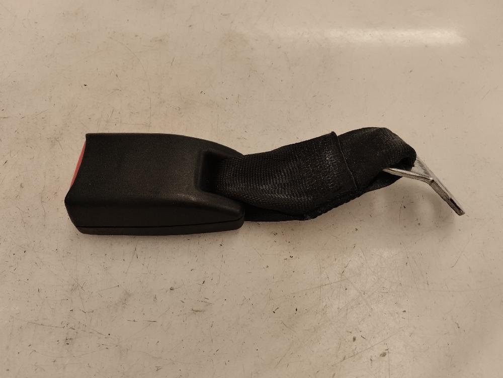 ANCLAJE CINTURON TRASERO CENTRAL MAZDA 2 1.4 MZ-CD MT 68CV | 50KW