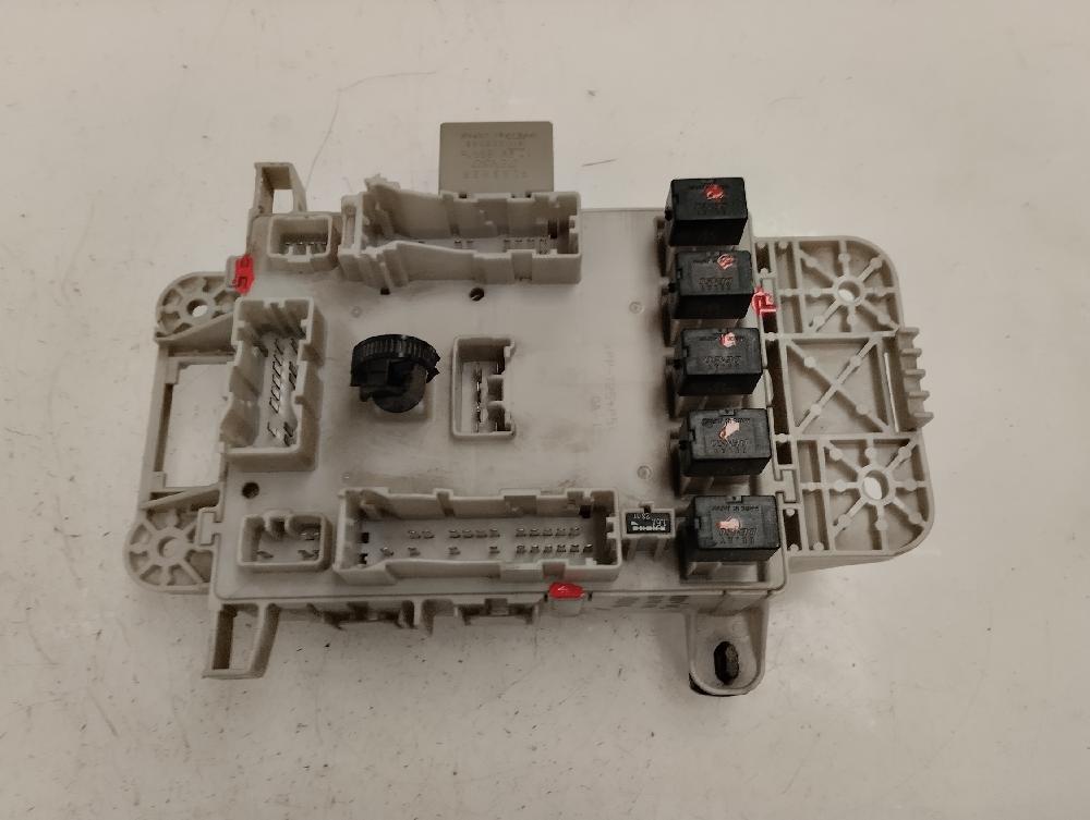 CAJA RELES FUSIBLES TOYOTA RAV4 2.0 MT 4WD 116CV | 85KW