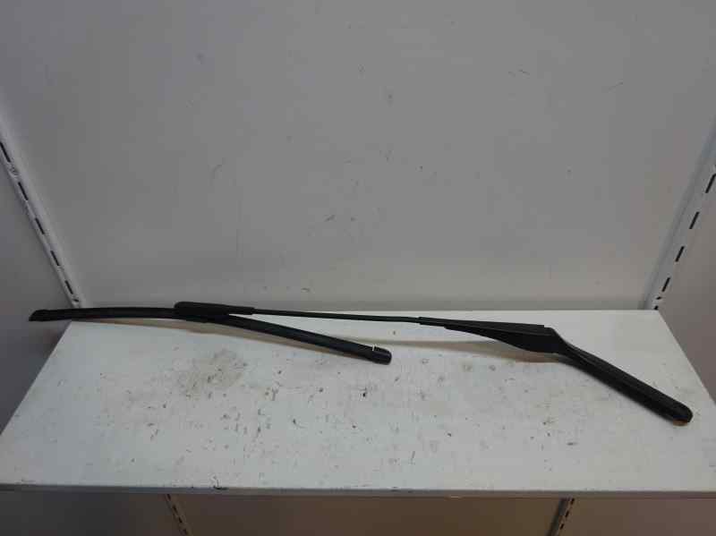 BRAZO LIMPIA DELANTERO DERECHO BMW SERIE 1 2.0 118D MT 143CV