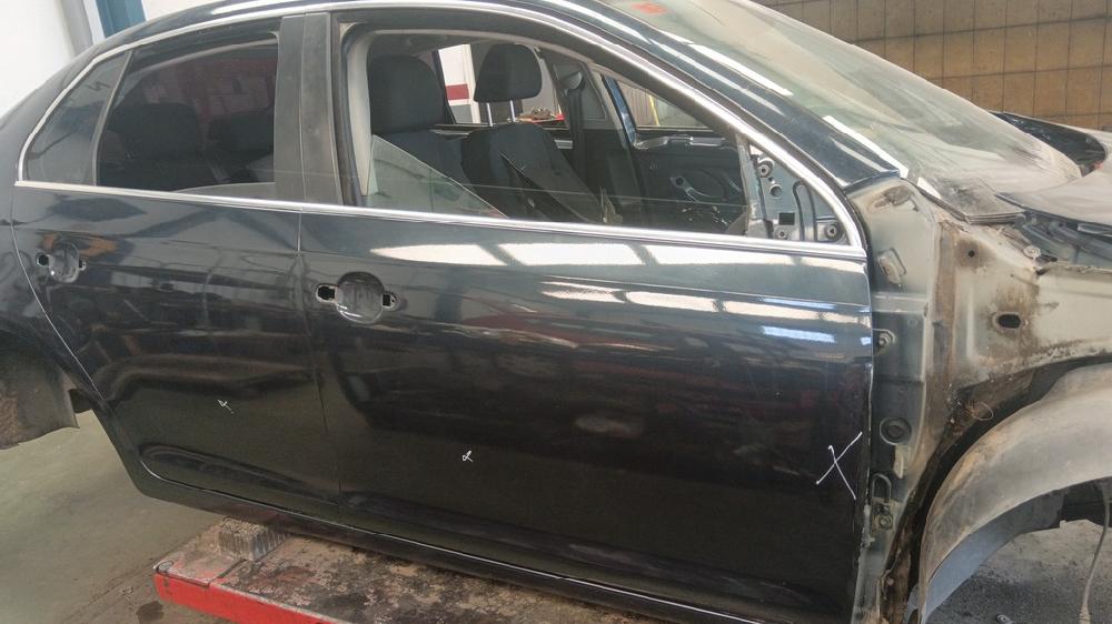 PUERTA DELANTERA DERECHA VOLKSWAGEN JETTA 2010 1.6 TDI MT 105CV