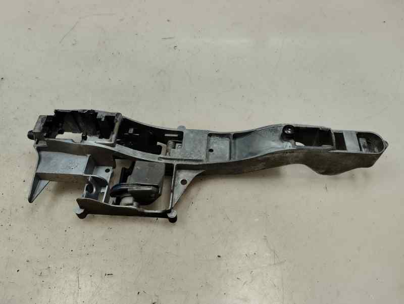 SOPORTE MANETA EXTERIOR DELANTERA IZQUIERDA PEUGEOT PARTNER 1.6 MT 99CV | 73KW