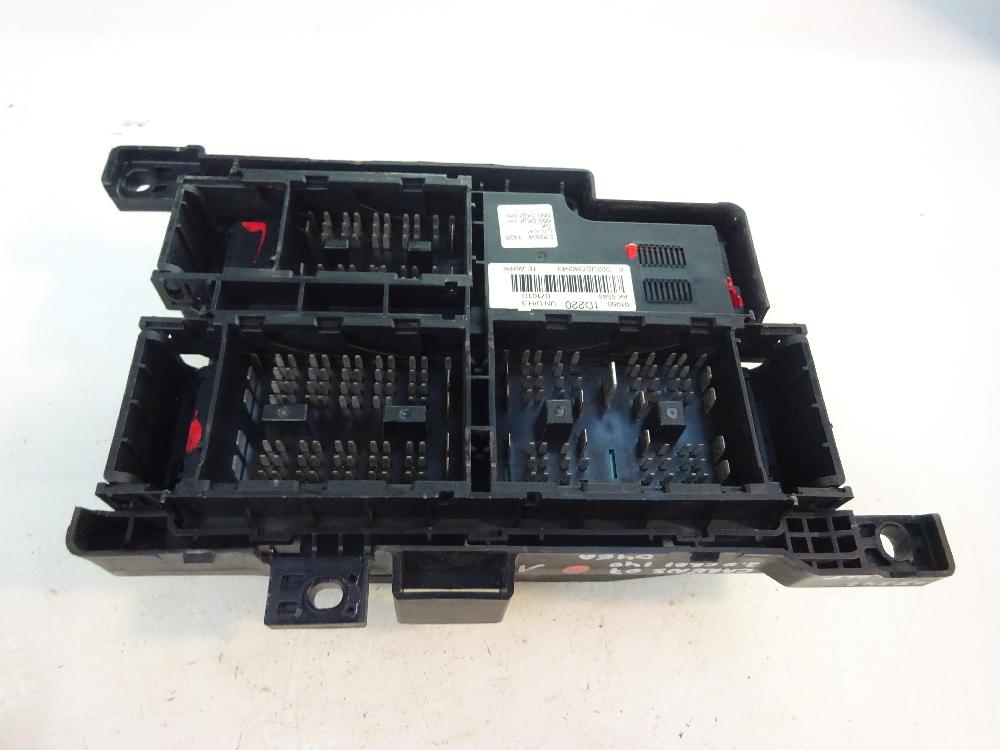 CAJA RELES FUSIBLES KIA CARENS 2.0 CRDI MT 140CV