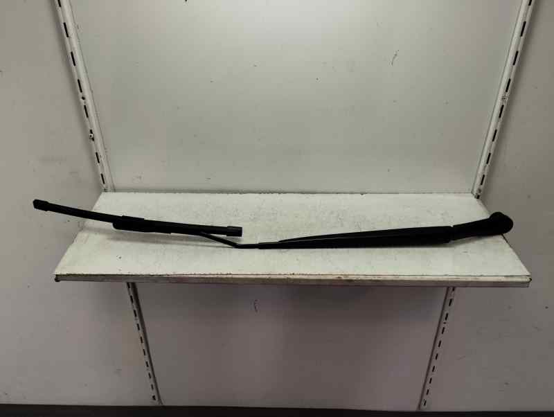 BRAZO LIMPIA DELANTERO DERECHO HYUNDAI BAYON 2024 1.2 MT 84CV | 62KW