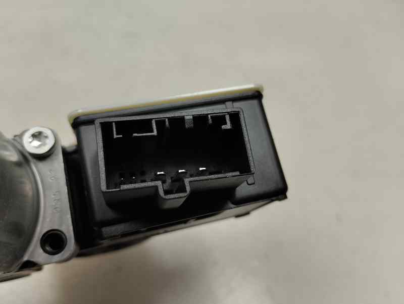 MOTOR ELEVALUNAS TRASERO DERECHO SEAT ARONA 1.0 AMT 110CV | 81KW