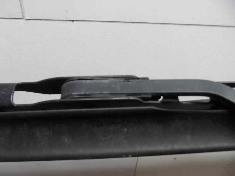 BRAZO LIMPIA DELANTERO IZQUIERDO MERCEDES BENZ CLASE C 2.2 MT 143CV | 105KW