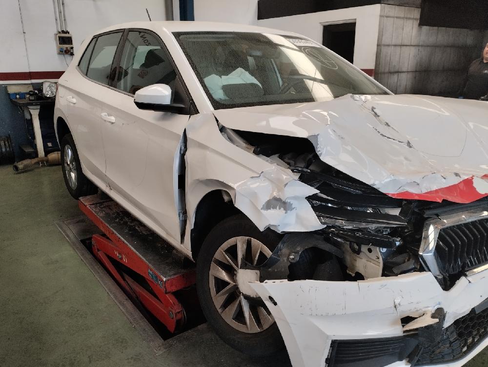 PILOTO TRASERO IZQUIERDO INTERIOR SKODA FABIA 2022 1.0 TSI MT 95CV