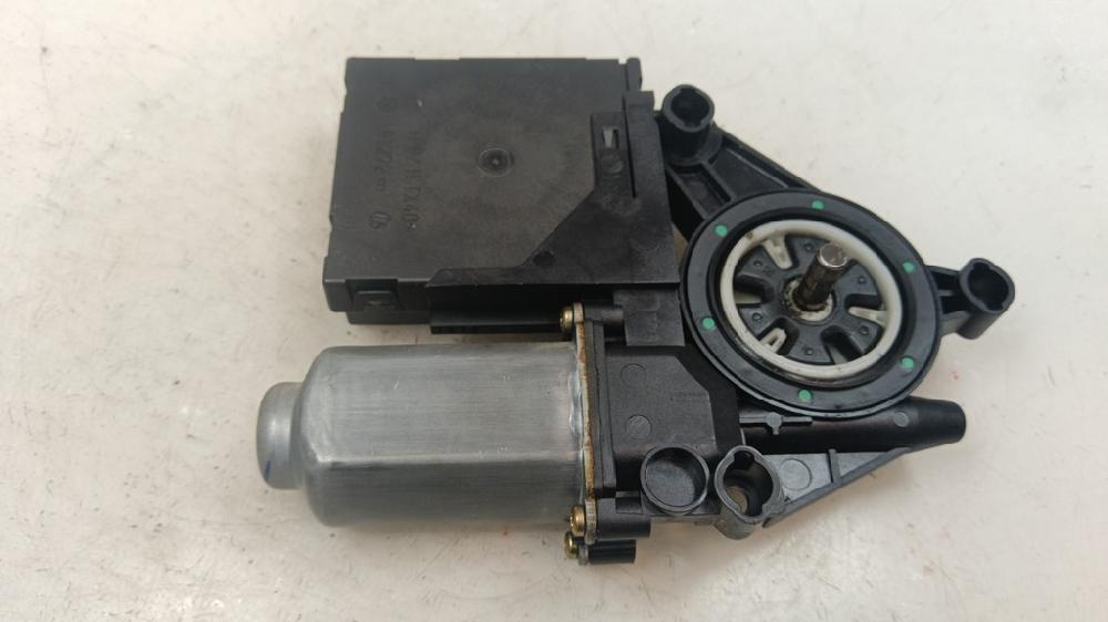 MOTOR ELEVALUNAS DELANTERO IZQUIERDO VOLKSWAGEN TOURAN 1.9 TDI MT 105CV | 77KW