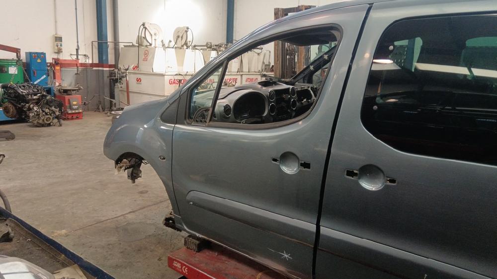 PUERTA DELANTERA IZQUIERDA CITROEN BERLINGO 1.6 HDI MT 90CV