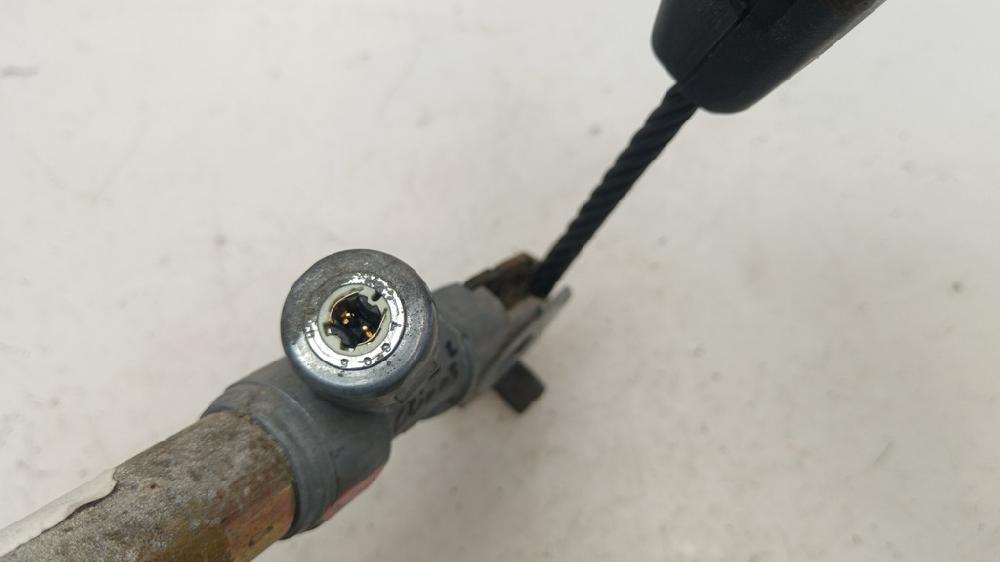 ANCLAJE CINTURON DELANTERO IZQUIERDO RENAULT CLIO 2003 1.2 MT 75CV