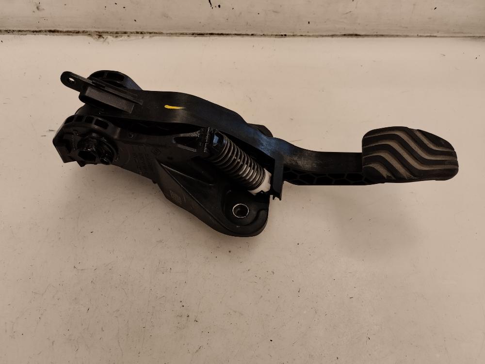 PEDAL EMBRAGUE DACIA SANDERO 1.0 MT 100CV | 74KW
