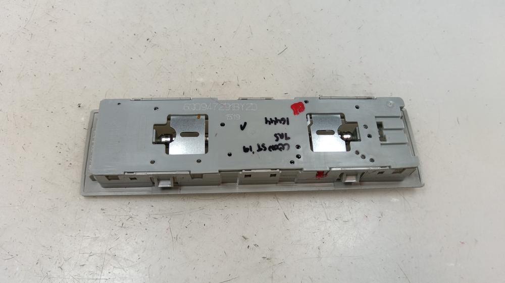LUZ INTERIOR TRASERA SEAT LEON 1.6 115CV TRANSMISION AUTOMATICA, DIESEL