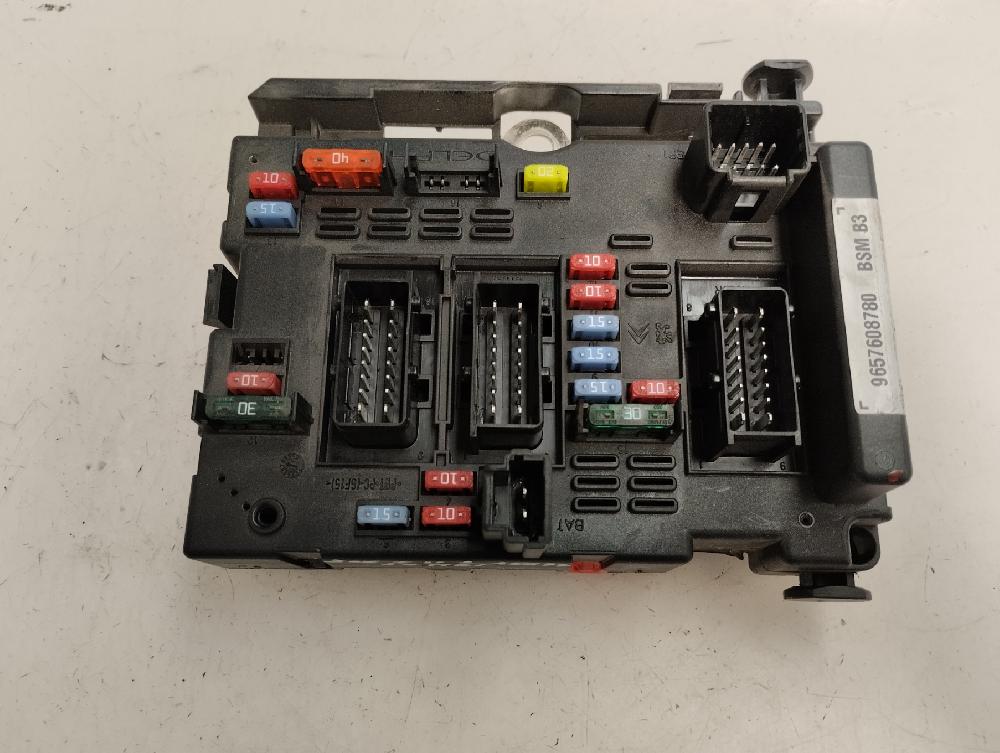 CAJA RELES FUSIBLES PEUGEOT 206 1.4 HDI MT 68CV