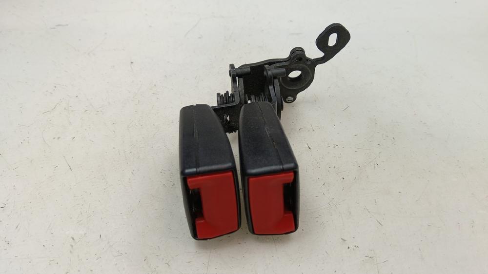 ANCLAJE CINTURON TRASERO IZQUIERDO SEAT LEON 2019 1.6 115CV TRANSMISION AUTOMATICA, DIESEL