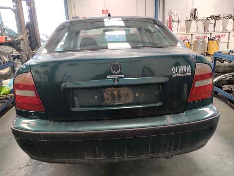 SKODA OCTAVIA 1996 1.6 MT 101CV