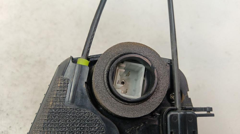 CERRADURA PUERTA TRASERA DERECHA TOYOTA YARIS 1.4 D-4D MMT 89CV