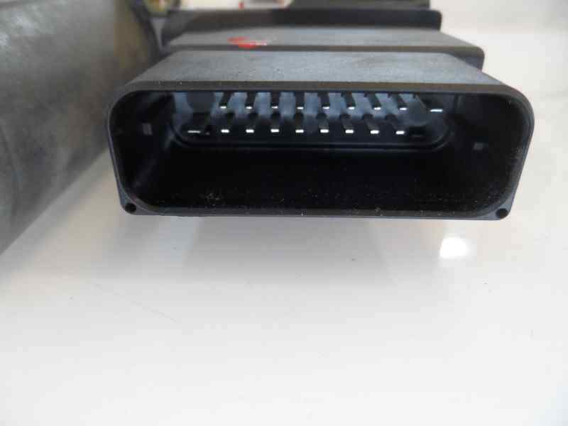 MOTOR ELEVALUNAS TRASERO DERECHO VOLKSWAGEN GOLF 1.9 TDI 5MT 105CV
