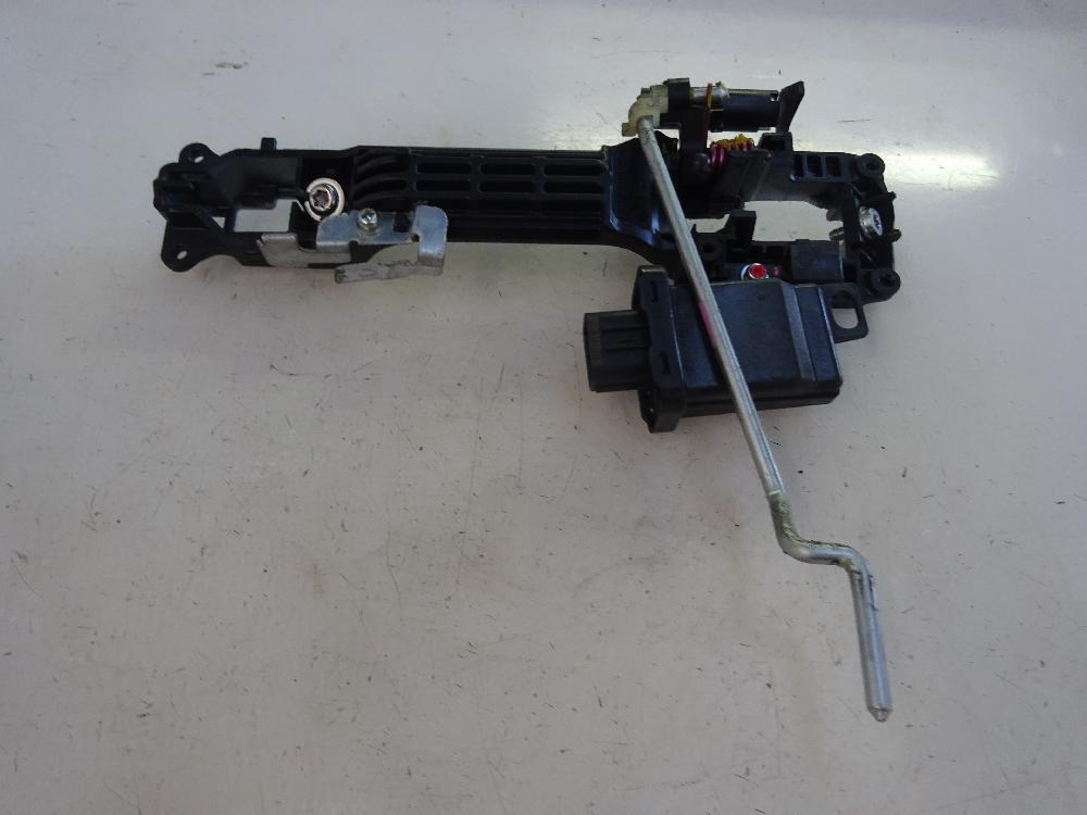 SOPORTE MANETA EXTERIOR DELANTERA DERECHA TOYOTA YARIS 1.3 MT 87CV | 64KW