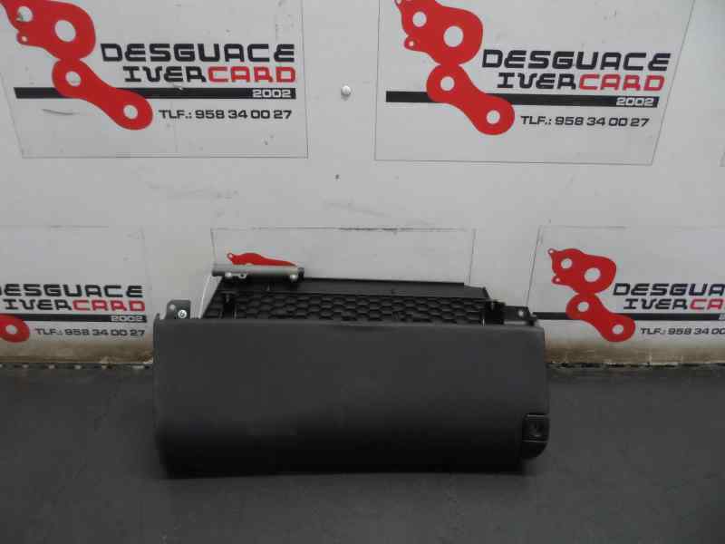 GUANTERA LEXUS IS 2.2 220D MT 177CV