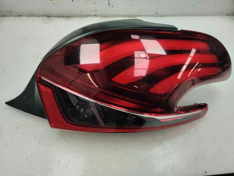 PILOTO TRASERO DERECHO PEUGEOT 208 1.2 MT 110CV | 81KW