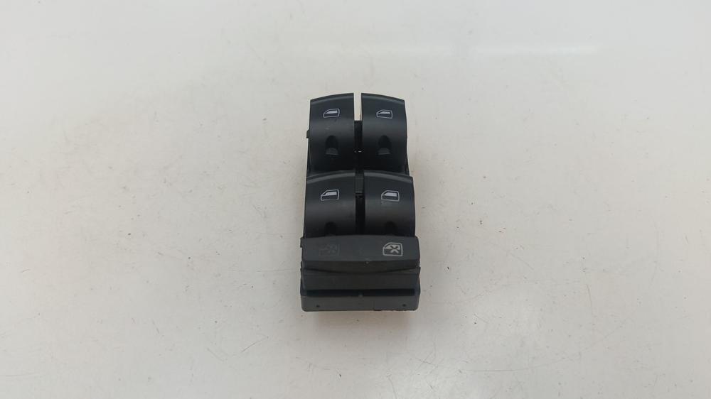 MANDO ELEVALUNAS DELANTERO IZQUIERDO AUDI A3 2.0 TDI S-TRONIC 140CV