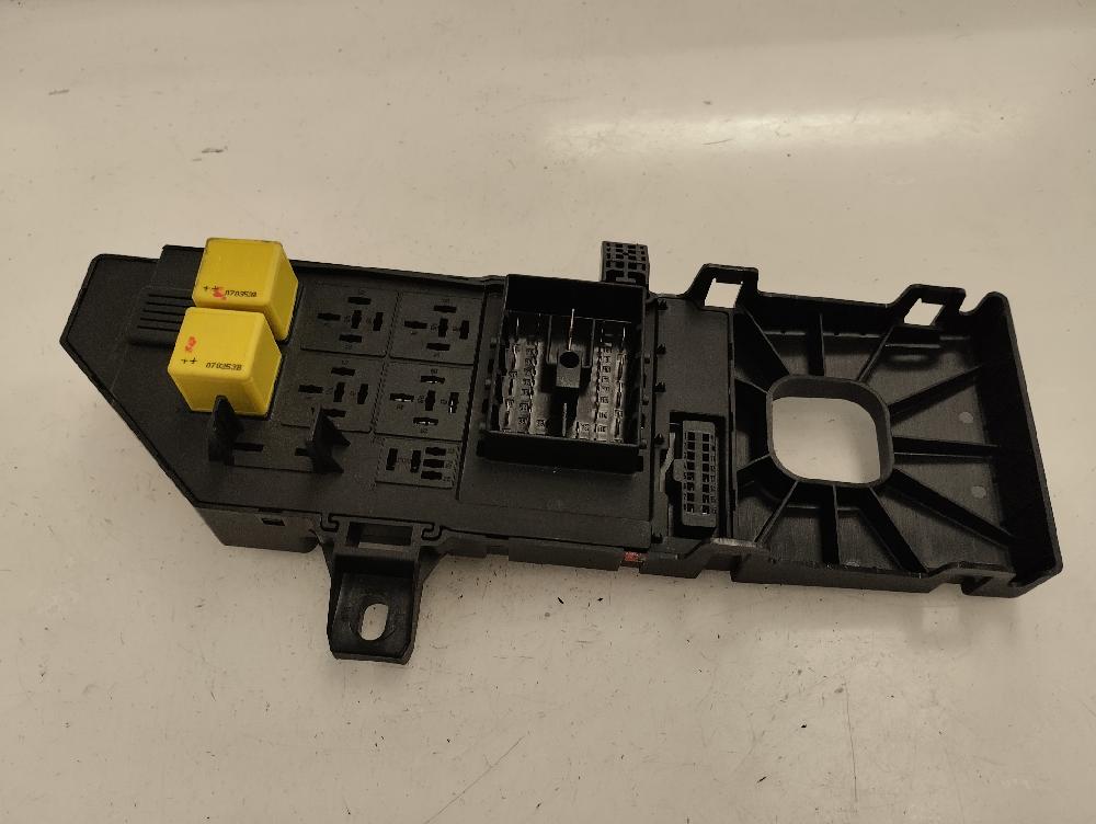 CAJA RELES FUSIBLES SAAB 93 2.0 MT 175CV | 129KW