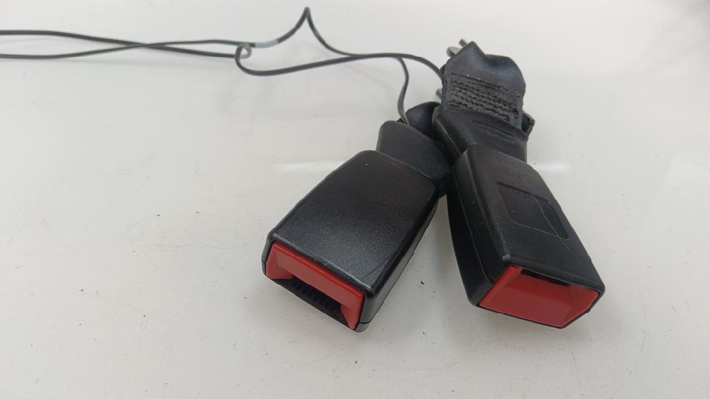 ANCLAJE CINTURON TRASERO CENTRAL CITROEN C4 CACTUS 1.2 MT 110CV | 81KW