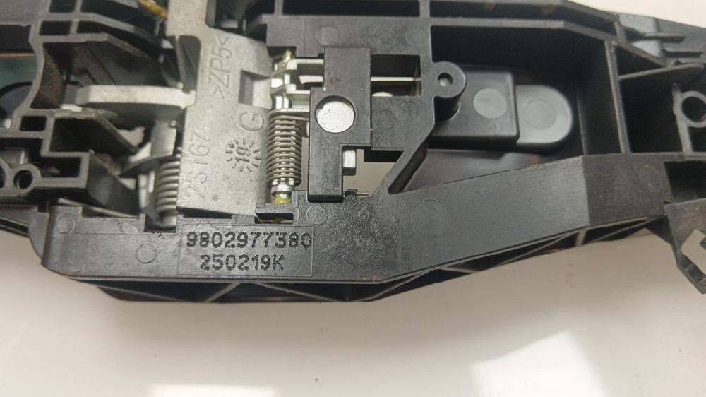 SOPORTE MANETA EXTERIOR DELANTERA IZQUIERDA CITROEN C4 CACTUS 1.2 MT 110CV | 81KW