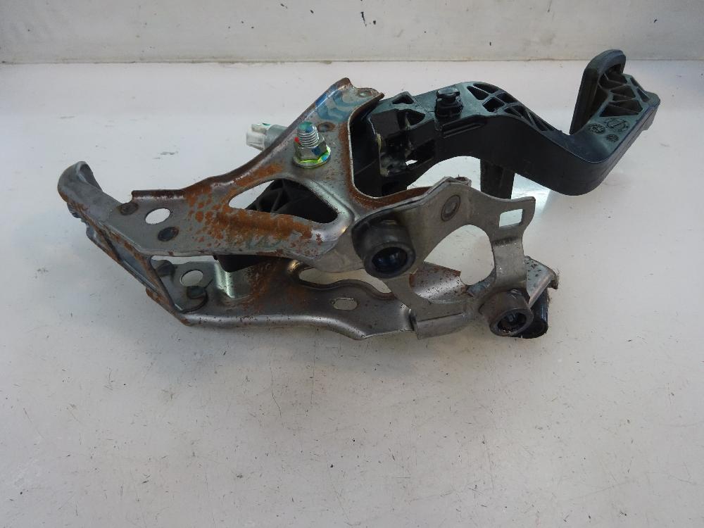 PEDAL EMBRAGUE TOYOTA YARIS 1.0 MT 69CV