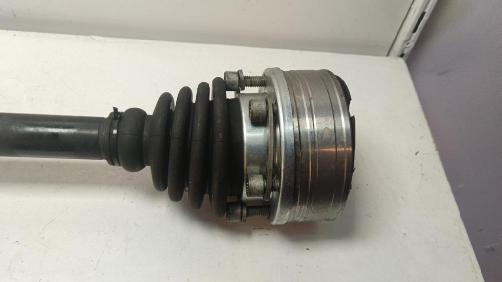TRANSMISION DELANTERA IZQUIERDA VOLKSWAGEN JETTA 1.6 TDI MT 105CV