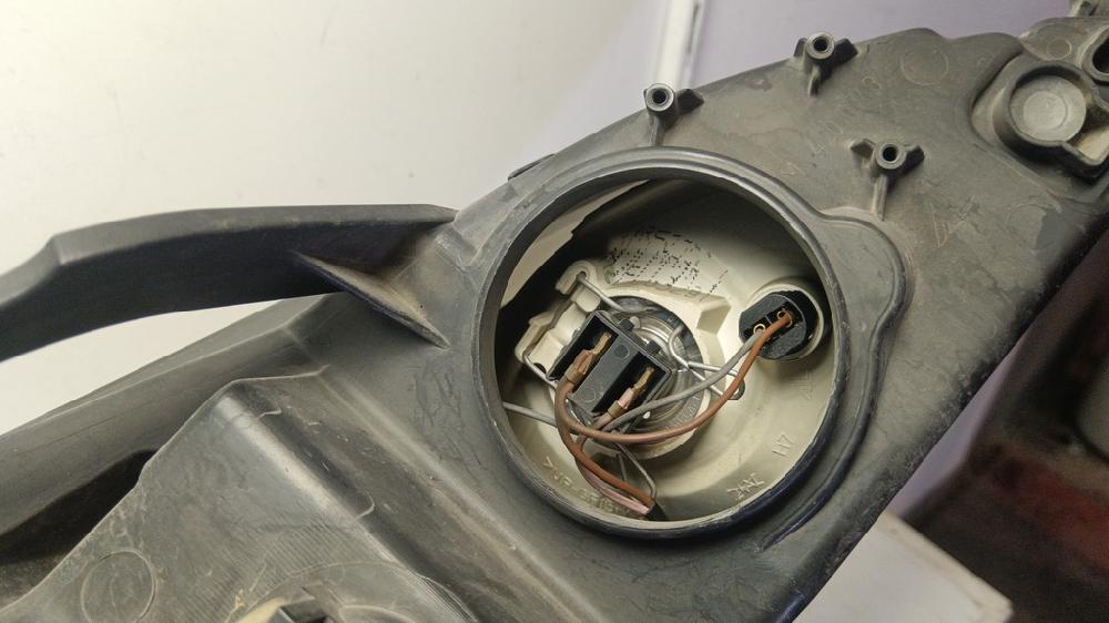 FARO IZQUIERDO PEUGEOT 407 2.0 HDI MT 136CV