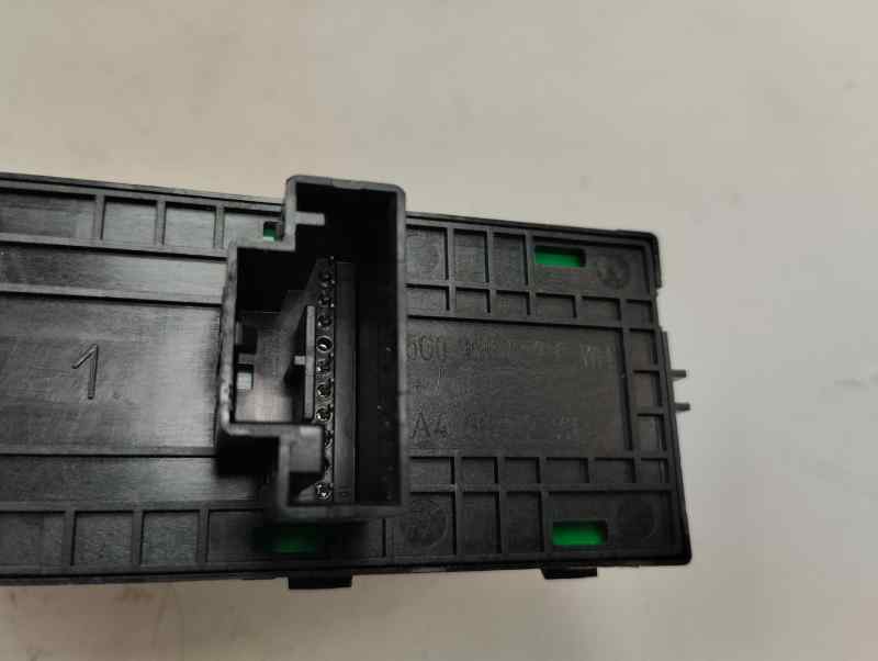 MANDO ELEVALUNAS DELANTERO IZQUIERDO SEAT ARONA 2023 1.0 AMT 110CV | 81KW