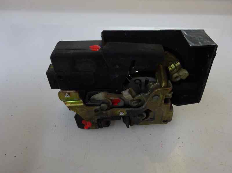 CERRADURA PUERTA TRASERA DERECHA RENAULT LAGUNA 1995 2.2 D MT 83CV