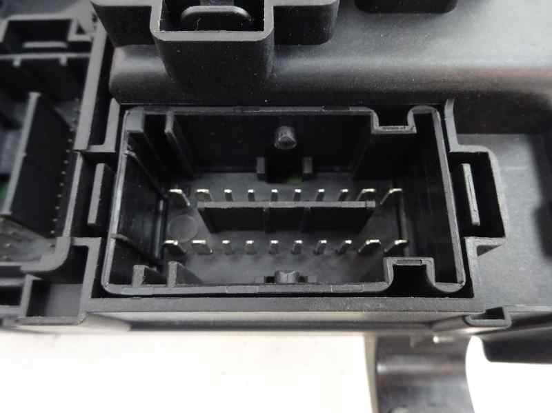 CAJA RELES FUSIBLES OPEL CORSA 1.3 CDTI MT 75CV
